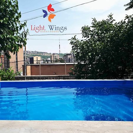 Light Wings Family Guesthouse Jerevan Buitenkant foto