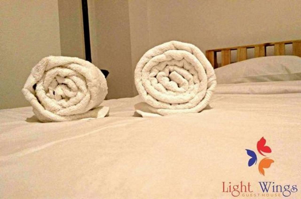 Light Wings Family Guesthouse Jerevan Buitenkant foto